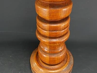 Hoge massief houten kandelaar - afbeelding 4 van  5