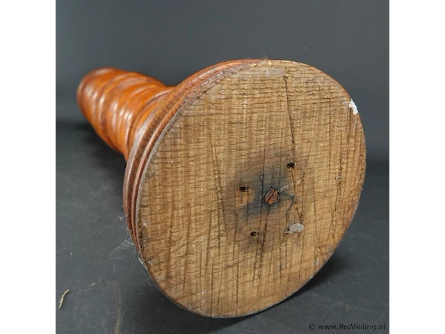 Hoge massief houten kandelaar - afbeelding 5 van  5