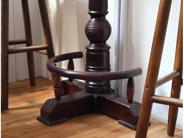 Hoge ronde muur tafel - afbeelding 2 van  4