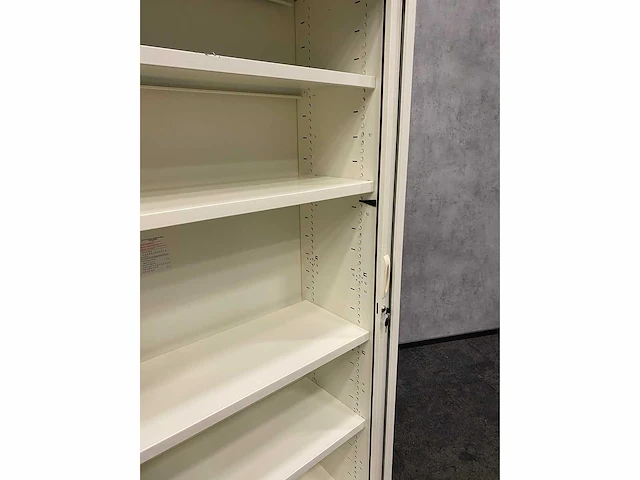 Hoge stalen roldeurkast - afbeelding 7 van  9