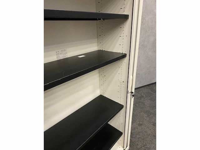 Hoge stalen roldeurkast - afbeelding 10 van  10