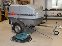 Hogedrukreiniger dibo jmb-s 200/18t op aanhanger peeters. vermoedelijk bouwjaar 2008. afgelezen draaiuren 3...