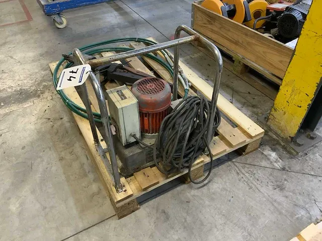 Holmatro hydraulisch aggregaat met spreider - afbeelding 2 van  4