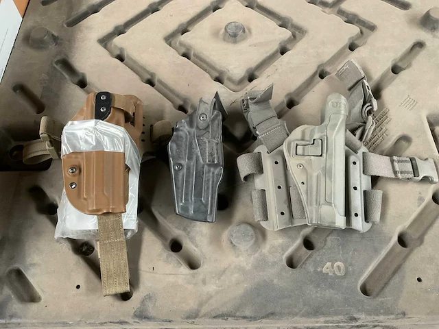 Holster (110x) - afbeelding 1 van  5