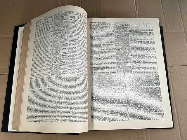Holy bible - afbeelding 7 van  7