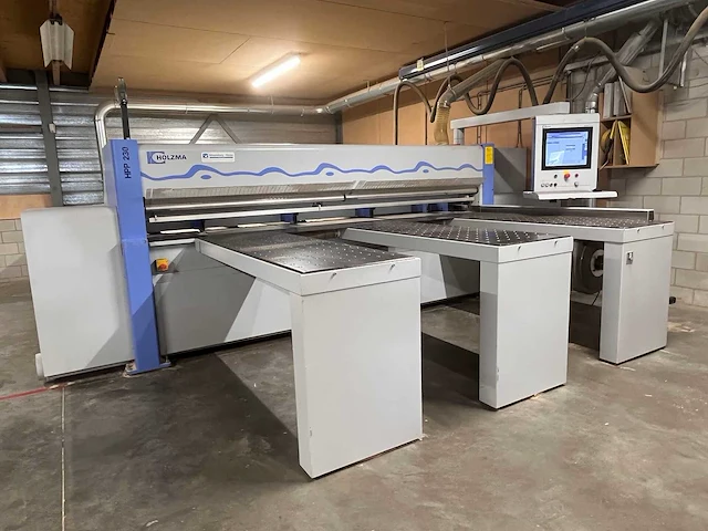 Holzma - 2012 - optimat hpp 230/31/31 - platen opdeelzaagmachine - afbeelding 1 van  13
