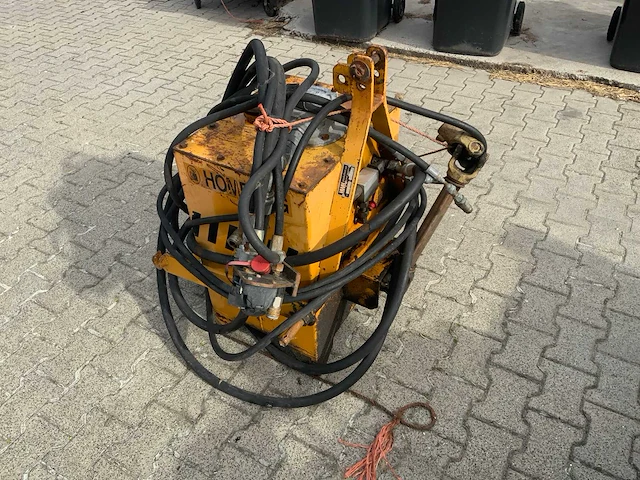 Homburg bermenset ht2 hydrauliek pomp met klepelmaaier en borstel - afbeelding 8 van  18
