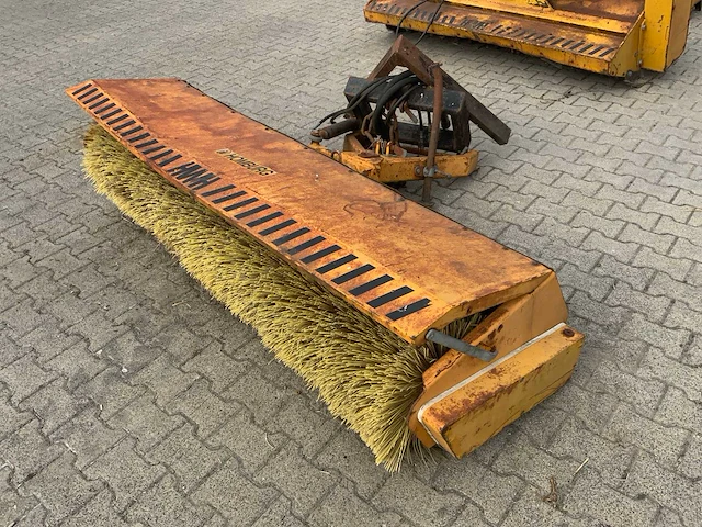 Homburg bermenset ht2 hydrauliek pomp met klepelmaaier en borstel - afbeelding 11 van  18