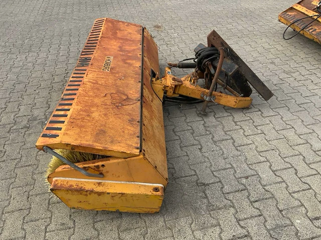 Homburg bermenset ht2 hydrauliek pomp met klepelmaaier en borstel - afbeelding 12 van  18