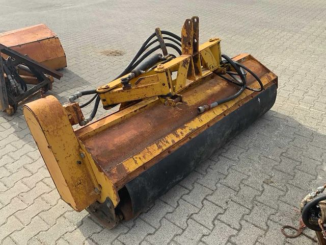 Homburg bermenset ht2 hydrauliek pomp met klepelmaaier en borstel - afbeelding 18 van  18