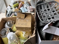 Home deco artikelen en gekleurde steentjes, divers - afbeelding 1 van  10