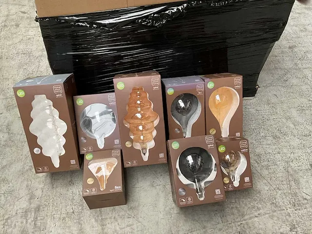 Home sweet home mix pallet diverse filament lichtbronnen en lamp pendels - afbeelding 8 van  8