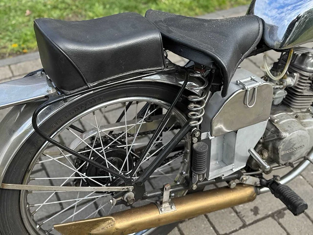 Honda - 125cc - motorfiets - afbeelding 3 van  14