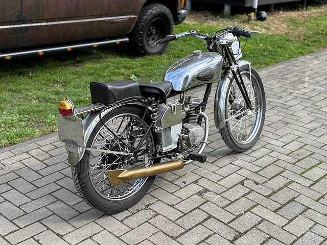 Honda - 125cc - motorfiets - afbeelding 10 van  14