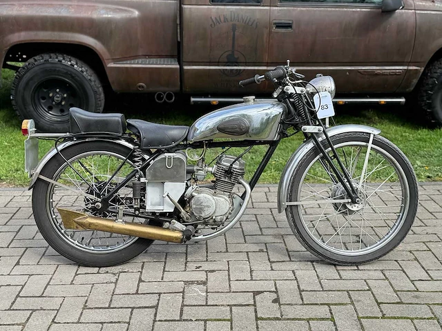 Honda - 125cc - motorfiets - afbeelding 11 van  14