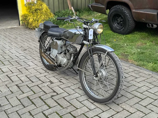 Honda - 125cc - motorfiets - afbeelding 12 van  14