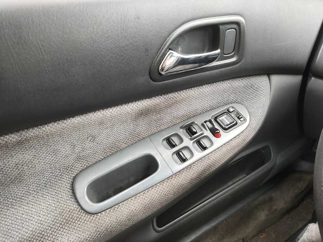 Honda - 1995 - accord aerodeck - 2.2i es - lx-xf-31 - afbeelding 4 van  17