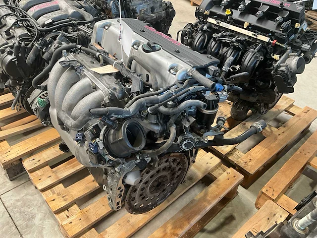 Honda - 2.4l k24a - car engine - afbeelding 3 van  4
