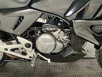 Honda - all-road - xl1000v - varadero - motorfiets - 2005 - afbeelding 8 van  16