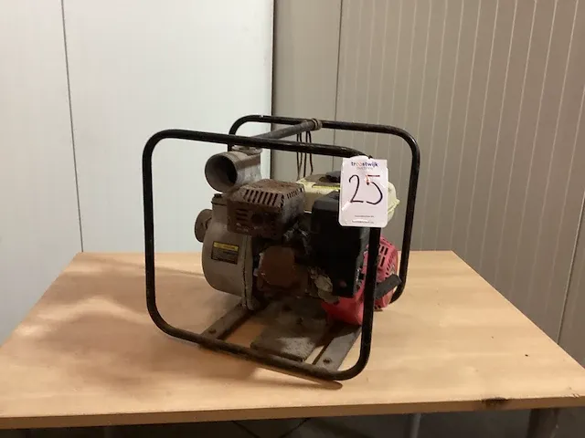 Honda - benzine - waterpomp - afbeelding 1 van  6