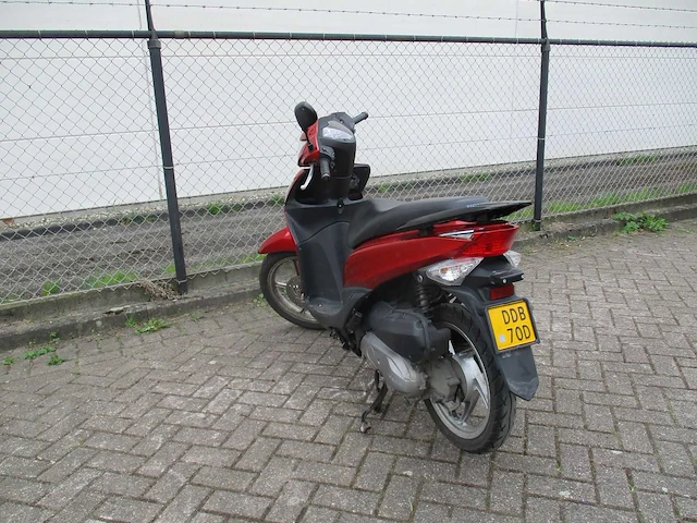 Honda - bromscooter - nsc 50 vision 16 injectie - scooter - afbeelding 2 van  11