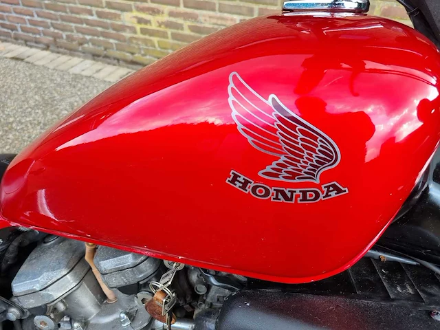 Honda - chopper - vf 700c magna - motorfiets - afbeelding 17 van  20