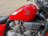 Honda - chopper - vf 700c magna - motorfiets - afbeelding 8 van  20