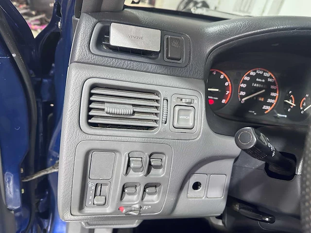 Honda - cr-v - 2.0i-16v awd- sh-xj-28 - afbeelding 3 van  18