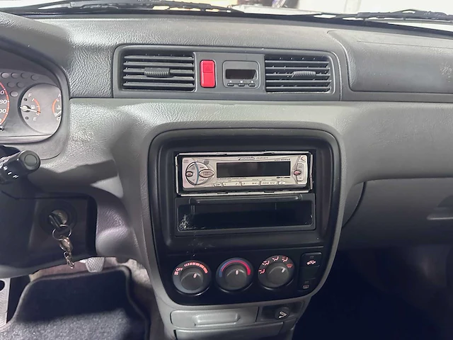 Honda - cr-v - 2.0i-16v awd- sh-xj-28 - afbeelding 5 van  18
