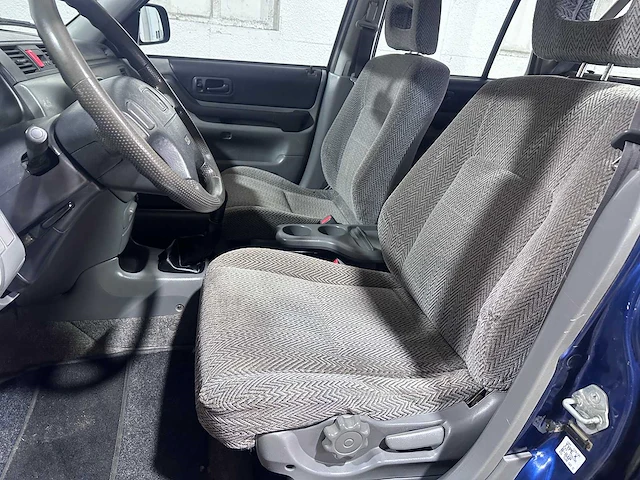 Honda - cr-v - 2.0i-16v awd- sh-xj-28 - afbeelding 6 van  18