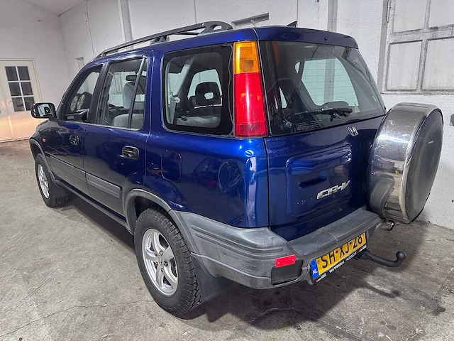 Honda - cr-v - 2.0i-16v awd- sh-xj-28 - afbeelding 12 van  18