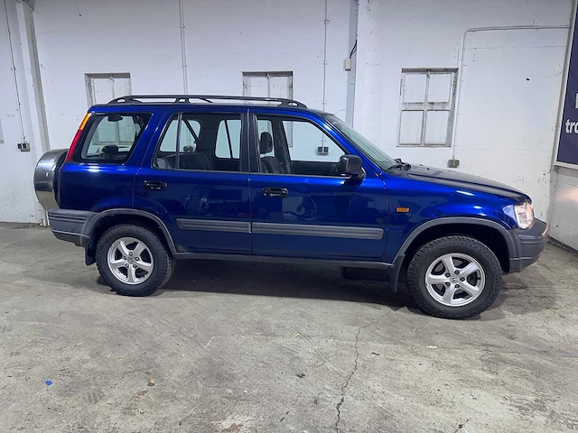 Honda - cr-v - 2.0i-16v awd- sh-xj-28 - afbeelding 15 van  18