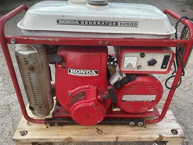 Honda - e2500 - stroomgenerator - afbeelding 4 van  5
