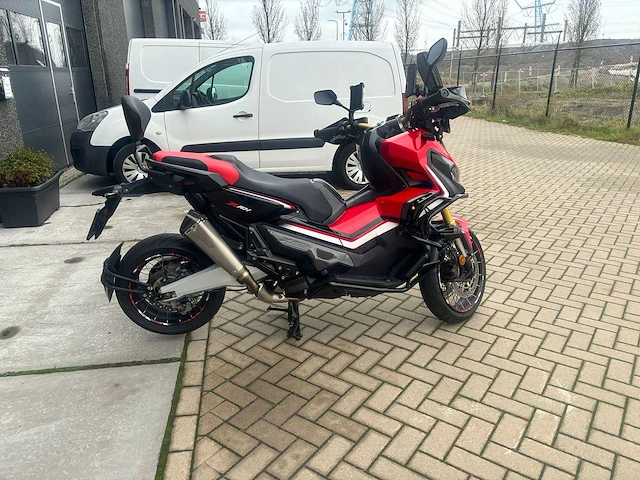 Honda - scooter - nc 750 x-adv - motorfiets - afbeelding 7 van  11