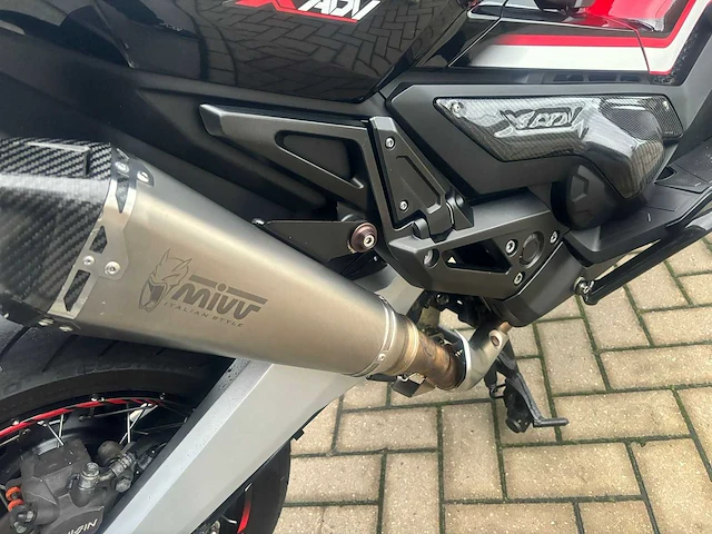 Honda - scooter - nc 750 x-adv - motorfiets - afbeelding 10 van  11