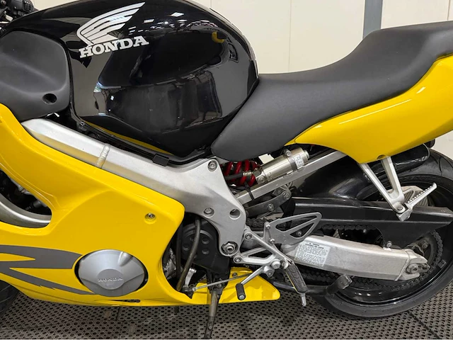 Honda - sport - cbr 600 f - motorfiets - 2000 - afbeelding 5 van  22