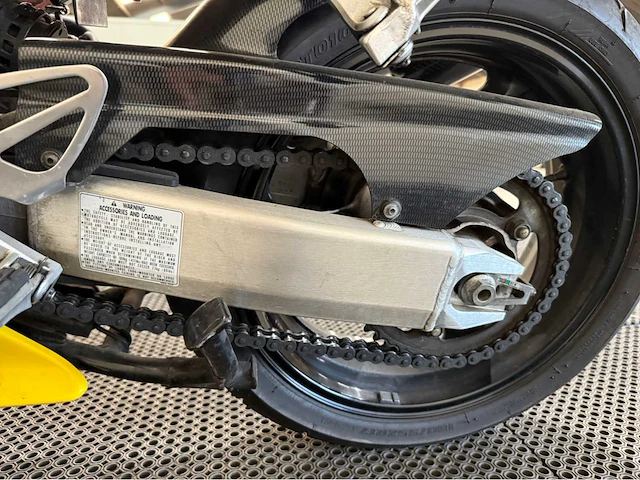 Honda - sport - cbr 600 f - motorfiets - 2000 - afbeelding 8 van  22