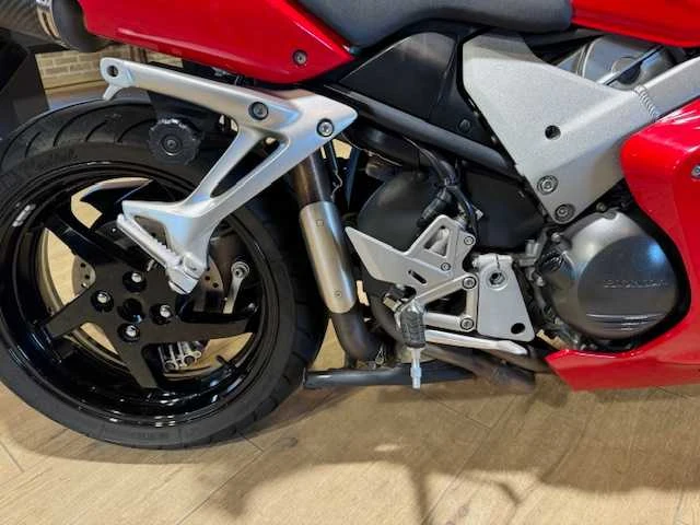 Honda - sport - vfr 800fi abs - motorfiets - afbeelding 10 van  12