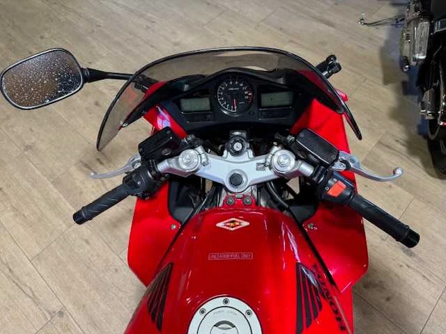 Honda - sport - vfr 800fi abs - motorfiets - afbeelding 12 van  12
