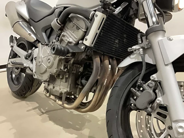 Honda - tour - cb 600 fs tophalf - motorfiets - afbeelding 16 van  18