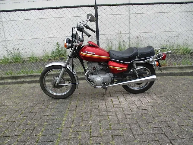 Honda 125 twin cm 125 t - oldtimer motorfiets - 2 cylinder 4 tact - motorfiets - afbeelding 1 van  12