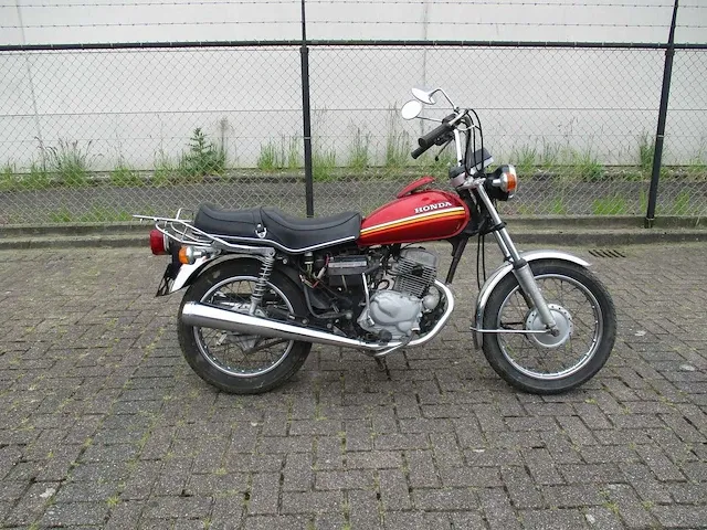 Honda 125 twin cm 125 t - oldtimer motorfiets - 2 cylinder 4 tact - motorfiets - afbeelding 9 van  12