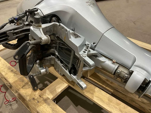 Honda 20 langstaart buitenboordmotor - afbeelding 9 van  13