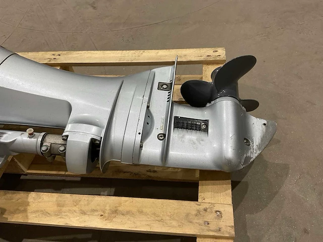 Honda 20 langstaart buitenboordmotor - afbeelding 10 van  13