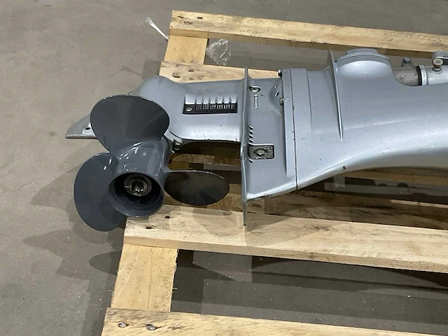 Honda 20 langstaart buitenboordmotor - afbeelding 11 van  13