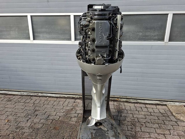 Honda bf115a buitenboordmotor - afbeelding 13 van  17