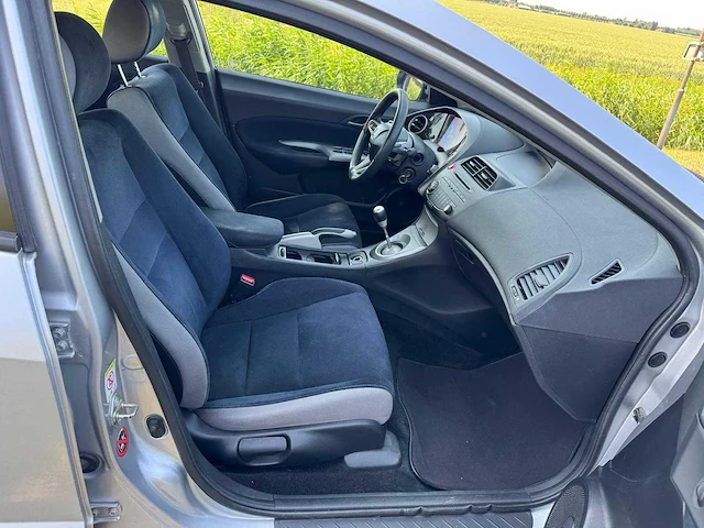 Honda civic 1.8 airco comfort 75-sv-sj - afbeelding 22 van  25