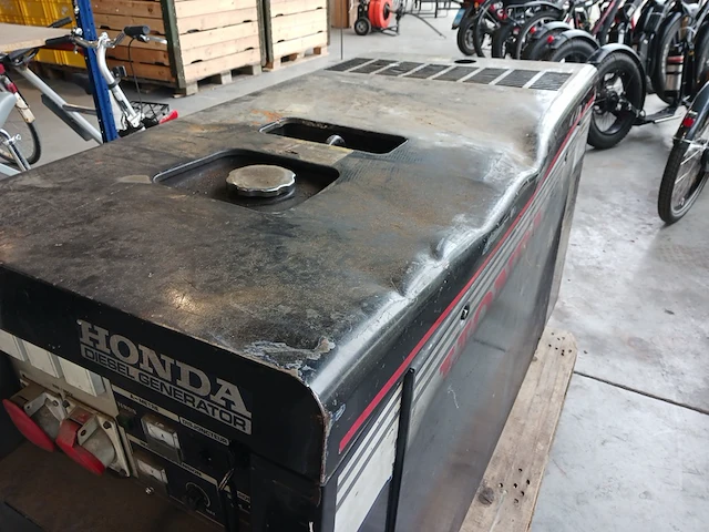 Honda diesel aggregaat 12kva - afbeelding 11 van  19
