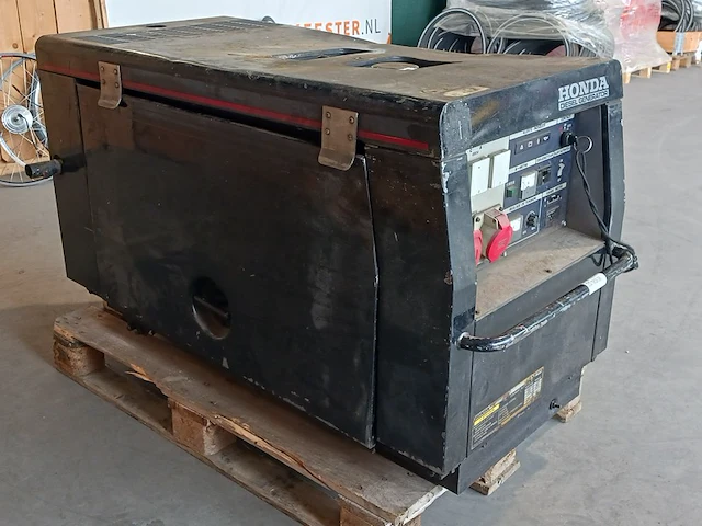 Honda diesel aggregaat 12kva - afbeelding 17 van  19