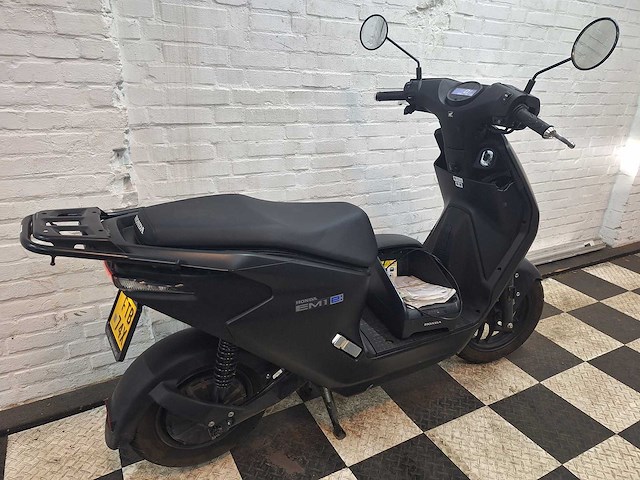 Honda em1 45 km elektrische bromscooter - afbeelding 5 van  7
